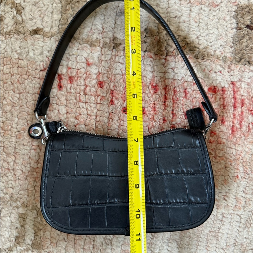 Coach Swinger 20 Black Leather Embossed Shoulder Bag - Picture 9 of 9